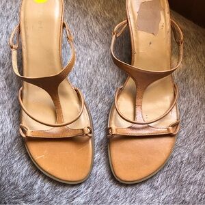 White mountain tan genuine leather strappy sandals carved wood heel 2.5” size 9